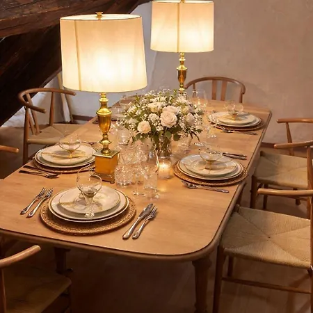 Historic Cathedral View In The Heart Of 4th Floor - No Lift *