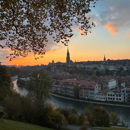 公寓 Historic Cathedral View In The Heart Of 4th Floor - No Lift