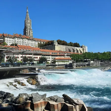 Historic Cathedral View In The Heart Of 4th Floor - No Lift 伯尔尼