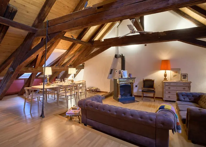 Historic Cathedral View In The Heart Of 4th Floor - No Lift Lejlighed *