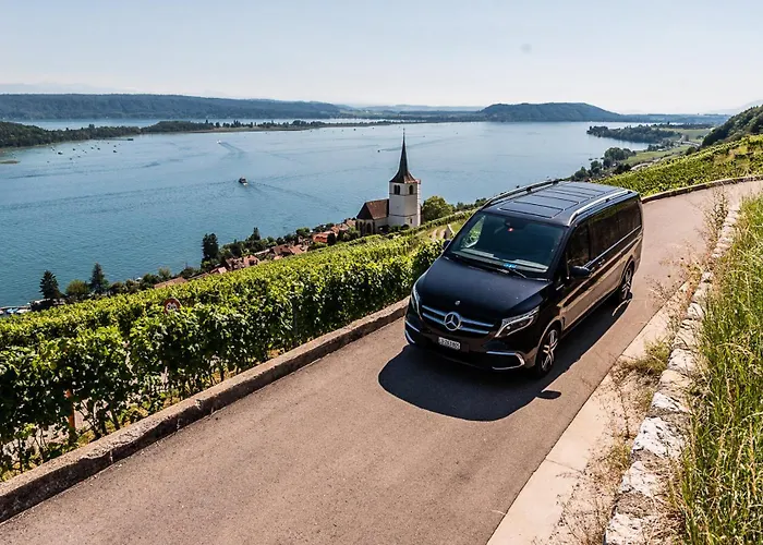 Historic Cathedral View In The Heart Of 4th Floor - No Lift Lejlighed
